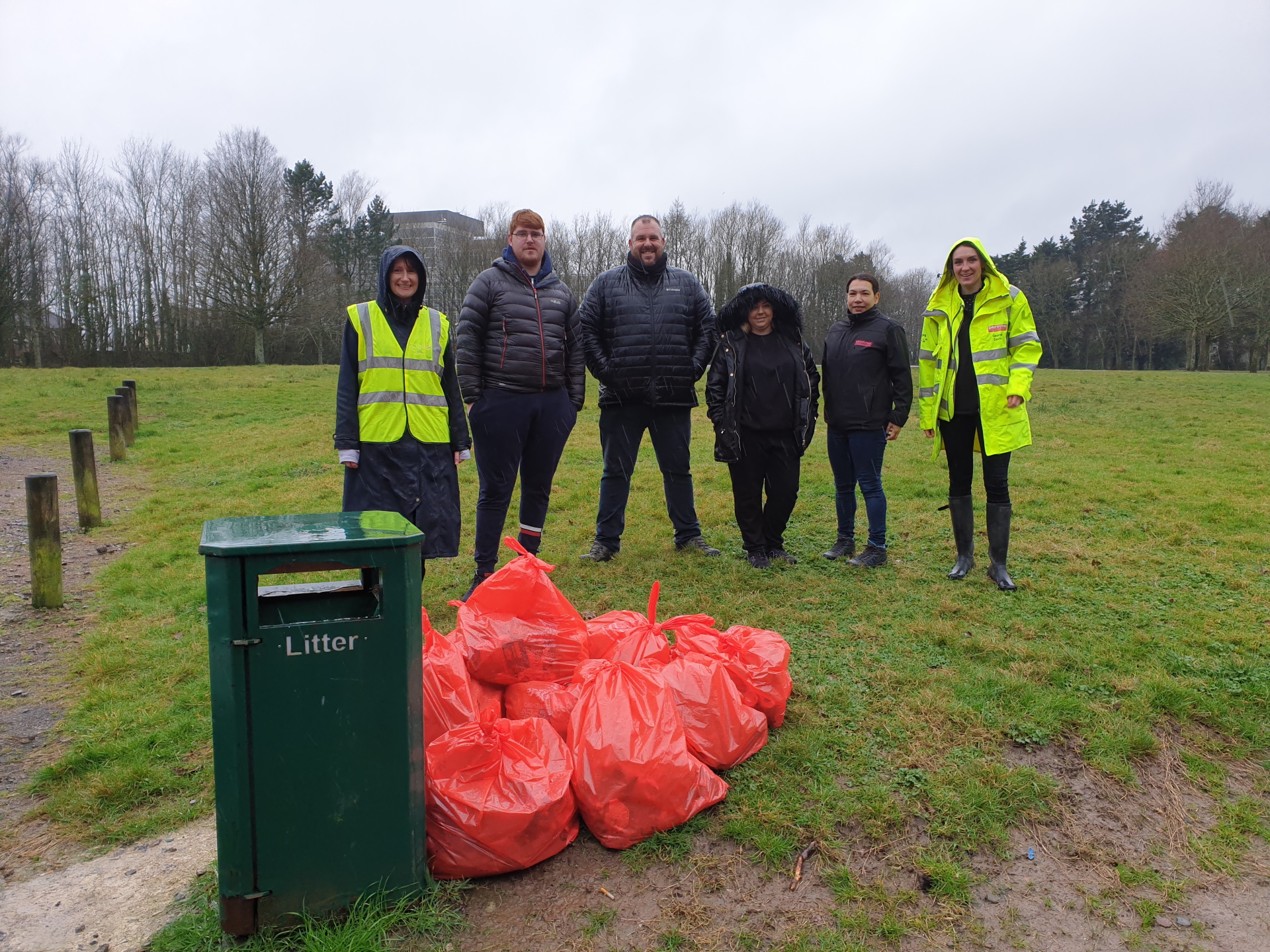 Keeping Wales Tidy Llanishen Park Litter Pick Sphere Solutions Ltd